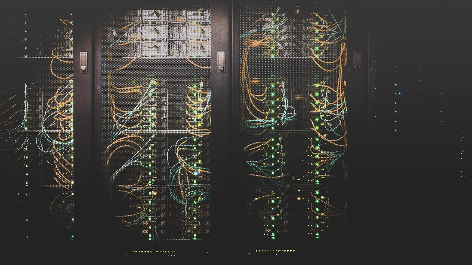 一根光缆,三张网 一座城市数智基座的工程账